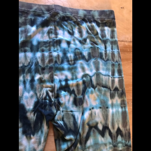 Blue Gecko: Tie Dye Leggings - Picture 5 of 6